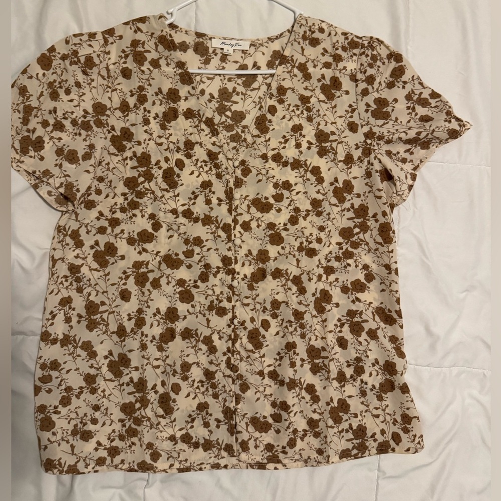 Monday Fun Floral Blouse
